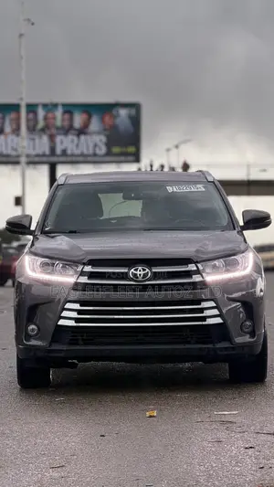 Toyota Highlander Limited 4dr SUV AWD (3.5L 6cyl 6A) 2015 Gray