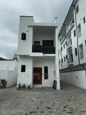 2bdrm Duplex in Lekki Phase 2 for rent