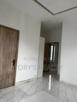 2bdrm Duplex in Lekki Phase 2 for rent