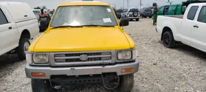 Toyota Hilux 1998 Yellow