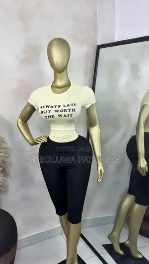 Women’s Letter Print Slim-Fit T-Shirt