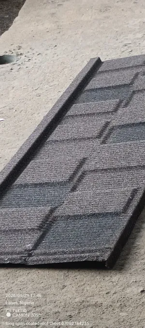 Brown and Bkack Shingle Roof