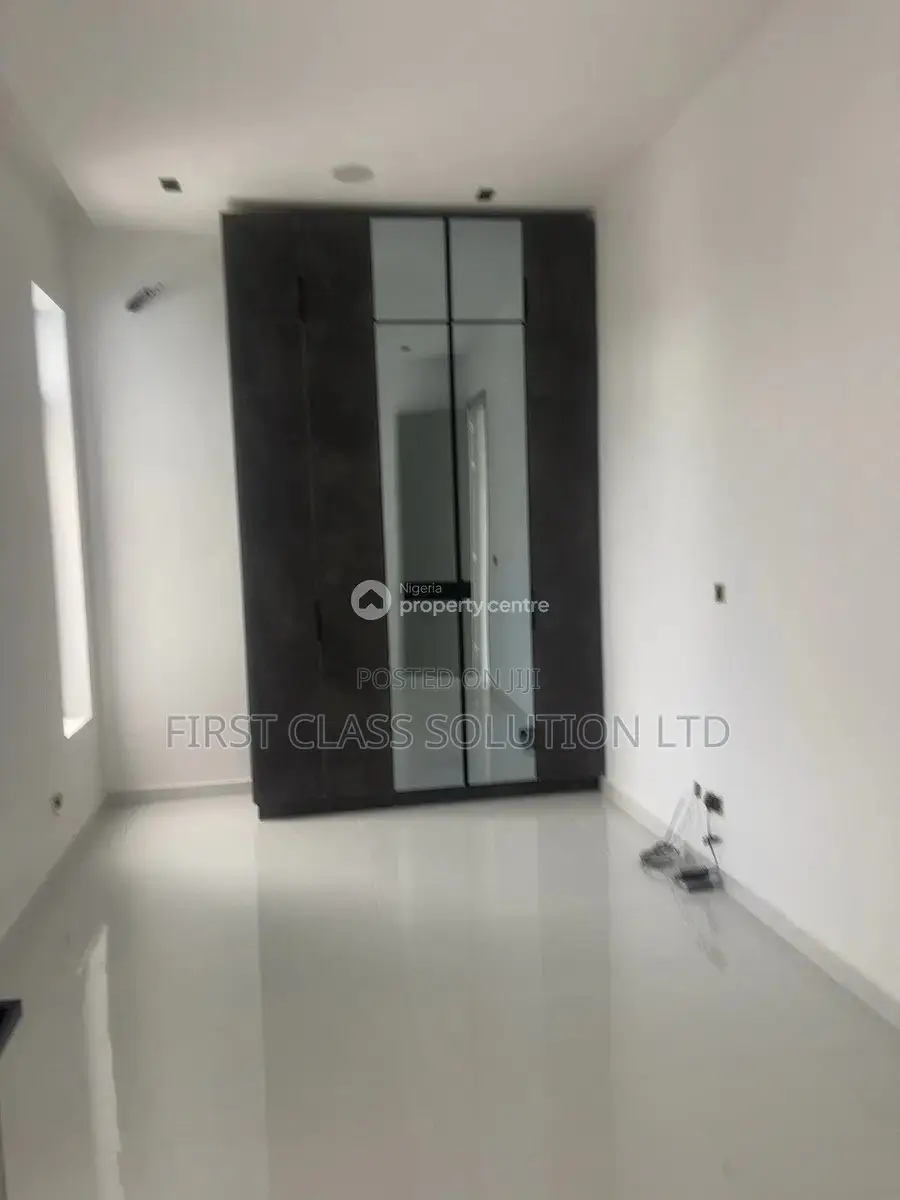 6bdrm Duplex in Lekki Phase 1 for sale