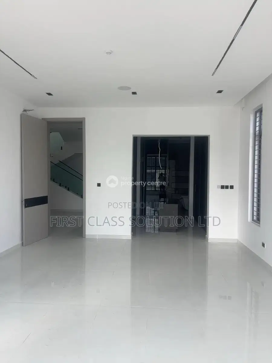 6bdrm Duplex in Lekki Phase 1 for sale