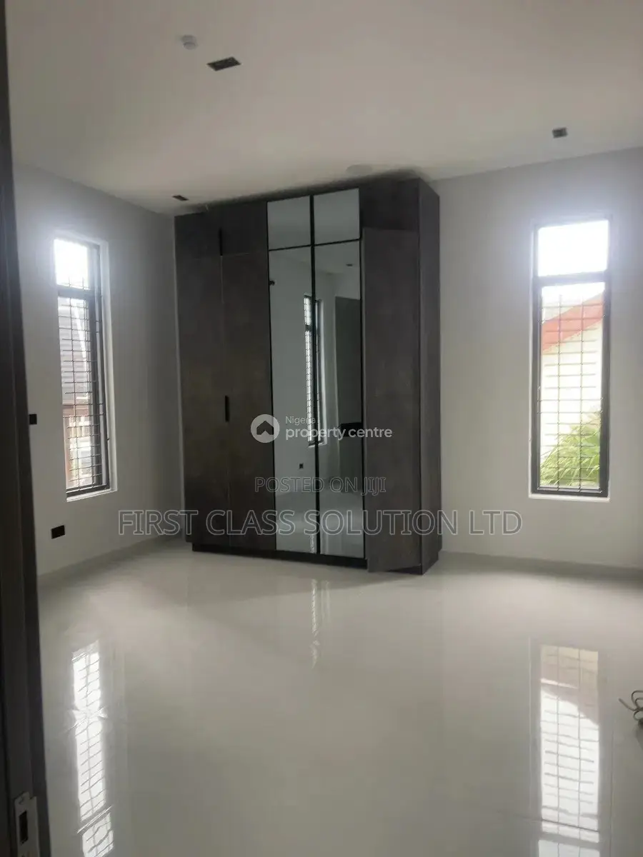 6bdrm Duplex in Lekki Phase 1 for sale