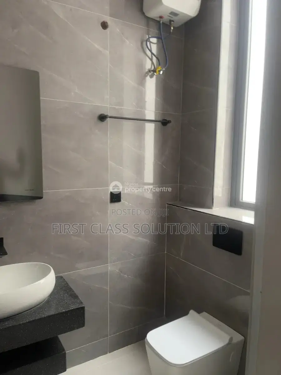 6bdrm Duplex in Lekki Phase 1 for sale