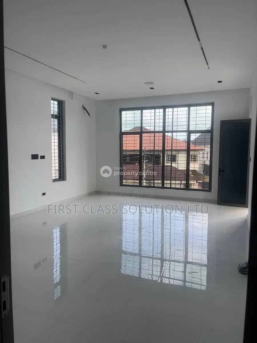 6bdrm Duplex in Lekki Phase 1 for sale