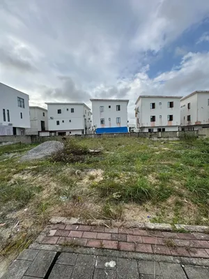 400sqm of Piled Land