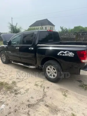 Nissan Titan 2005 Black