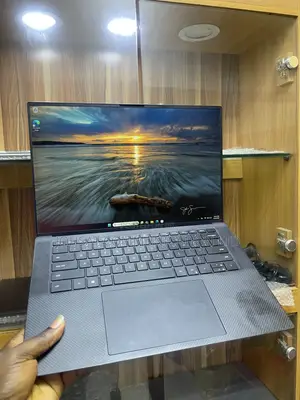 Laptop Dell Precision 5550 32GB Intel Core i7 SSD 1T