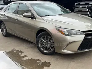 Toyota Camry 2016 Gold
