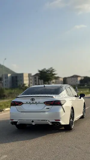 Toyota Camry XSE V6 FWD (3.5L 6cyl 8AM) 2018 White