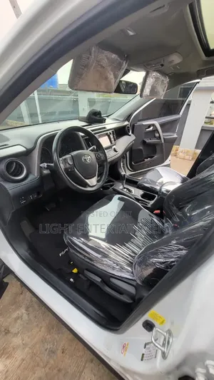 Toyota RAV4 2018 White