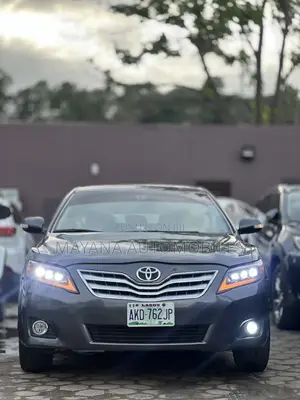 Toyota Camry LE 4dr Sedan (2.5L 4cyl 6AM) 2010 Gray