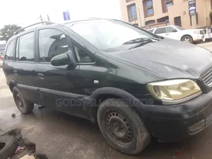 Opel Zafira 2008 Green
