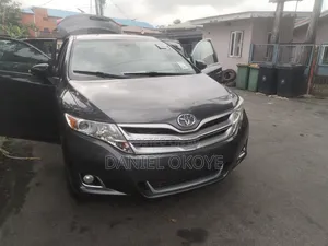 Toyota Venza XLE 4dr Wagon (3.5L 6cyl 6A) 2015 Gray