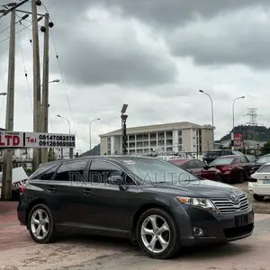 Toyota Venza V6 AWD 2011 Gray