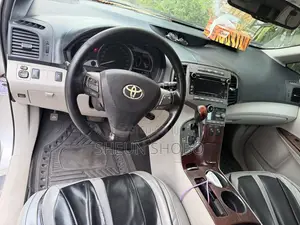 Toyota Camry 2010 Silver