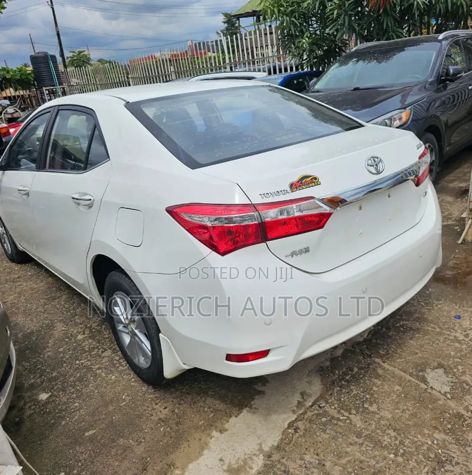 Toyota Corolla 2016 White