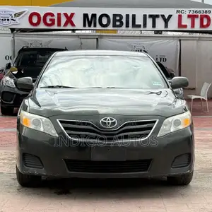 Toyota Camry LE 4dr Sedan (2.5L 4cyl 6AM) 2010 Green
