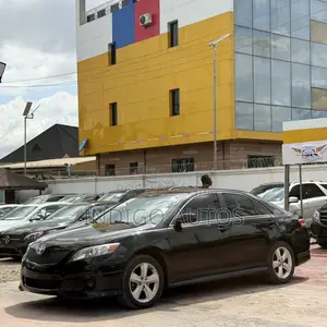 Toyota Camry SE 4dr Sedan (2.5L 4cyl 6A) 2011 Black