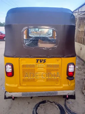 TVS HLX Plus ES 2025 Yellow