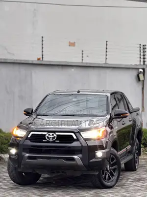 Toyota Hilux 2025 Black