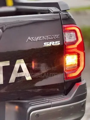 Toyota Hilux 2025 Black