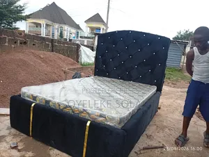 Bedframe B