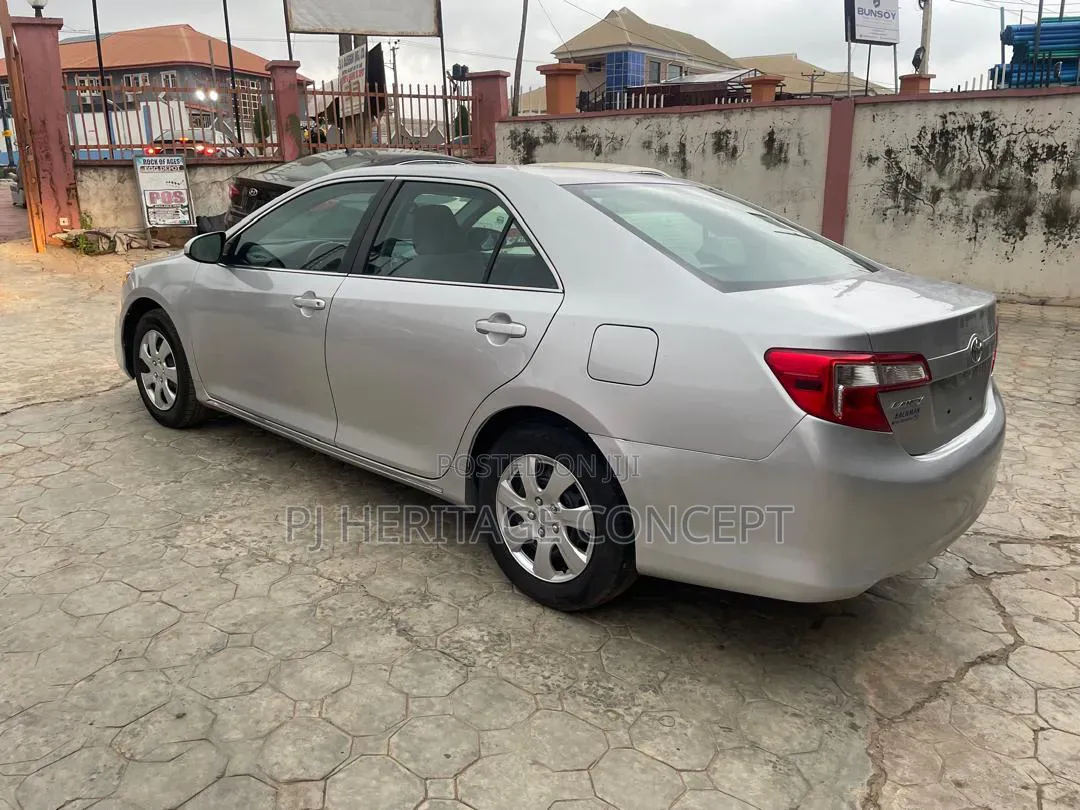 Toyota Camry 2014 Silver