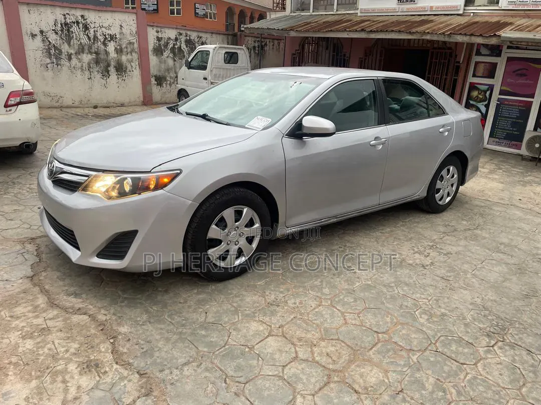 Toyota Camry 2014 Silver