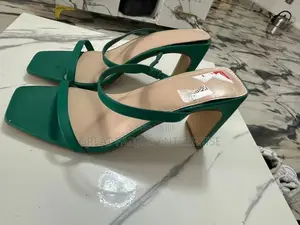 Elegant Emerald Green Slingback Heels