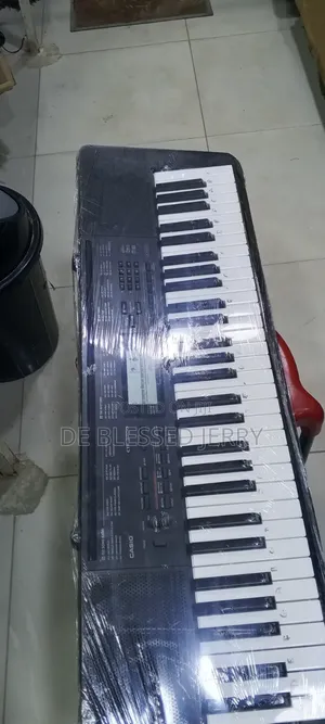 Casio CTK 3200 Electric Keyboard UK Use
