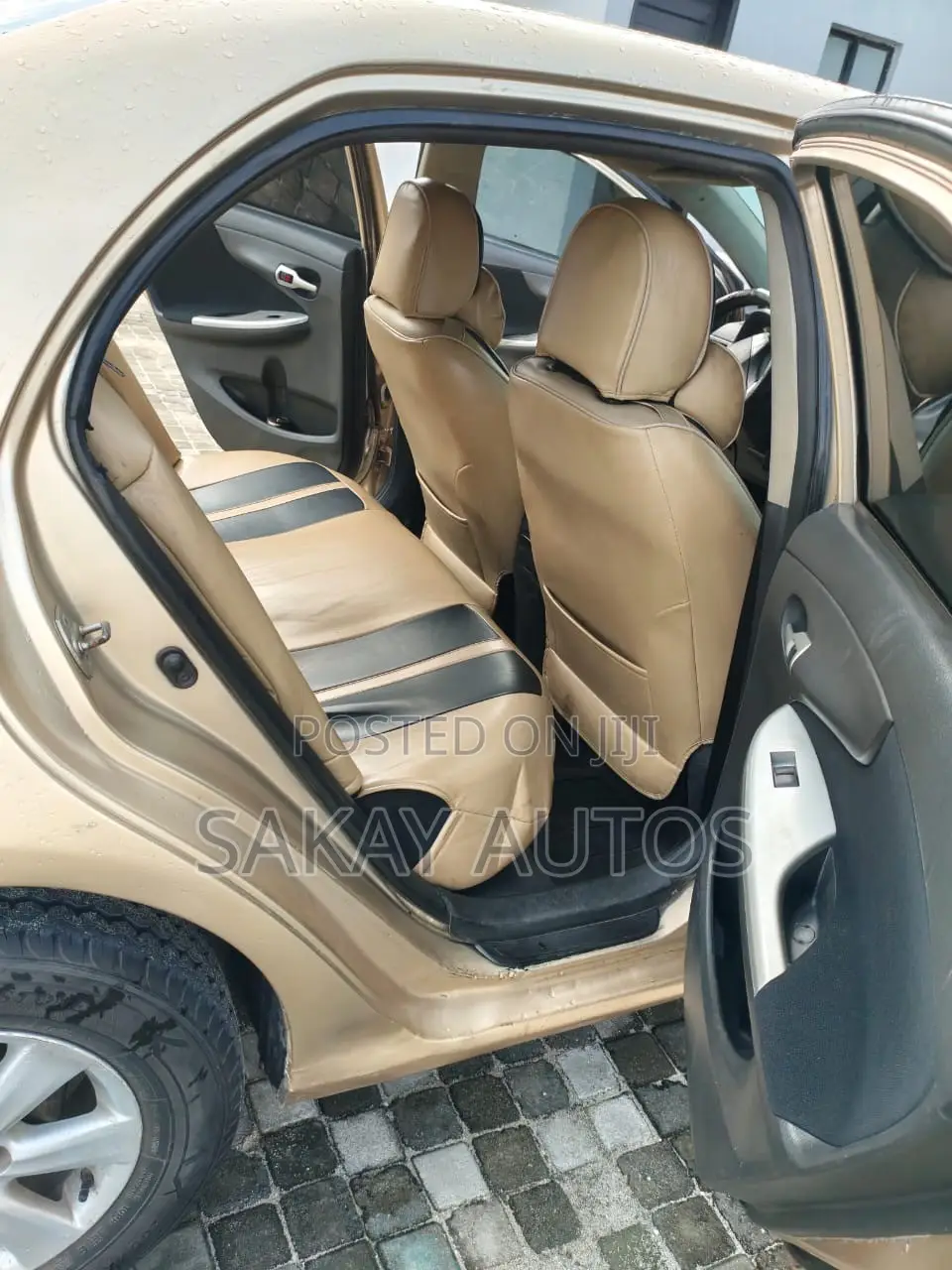 Toyota Corolla 2010 Gold