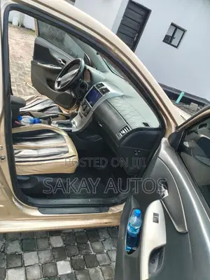 Toyota Corolla 2010 Gold