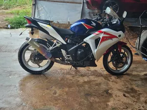 Honda CBR 2013 White
