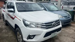 Toyota Hilux 2018 White