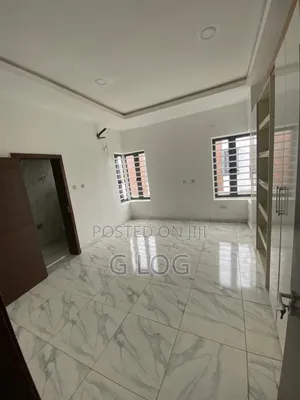4bdrm Duplex in Close To Yakoyo, Lagos Island / Lagos Island for sale