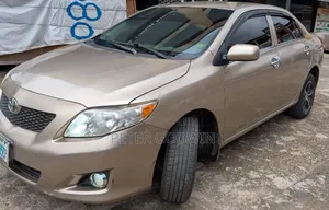 Toyota Corolla 2009 Gold