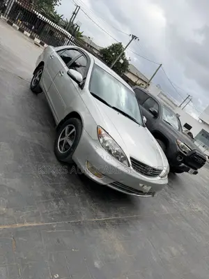 Toyota Camry LE 4dr Sedan (2.4L 4cyl 5A) 2005 Silver