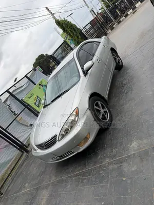 Toyota Camry LE 4dr Sedan (2.4L 4cyl 5A) 2005 Silver