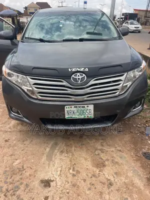 Toyota Venza LE 2012 Gray