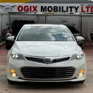 Toyota Avalon Limited 4dr Sedan (3.5L 6cyl 6A) 2015 White