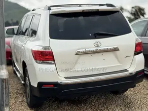 Toyota Highlander Limited 2012 White