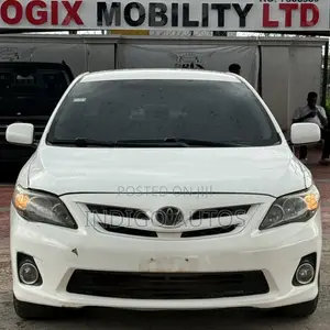 Toyota Corolla LE 4dr Sedan (1.8L 4cyl 4A) 2013 White