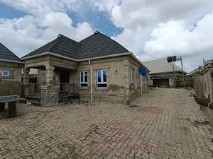 4bdrm Bungalow in Ojoo for sale