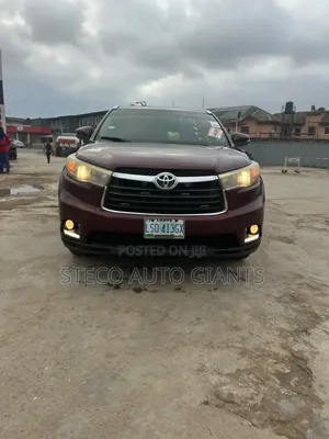 Toyota Highlander 2015 Red