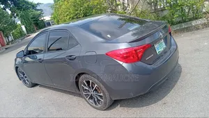 Toyota Corolla 2018 Gray