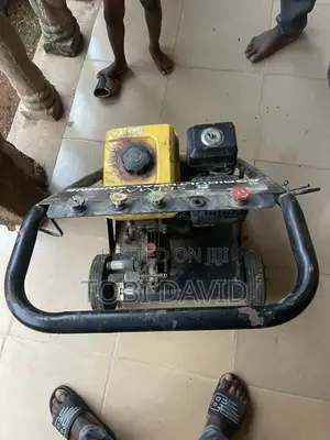 Fairly Used Car Washing Machine