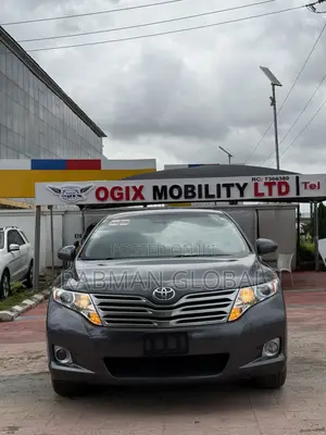 Toyota Venza V6 AWD 2011 Gray